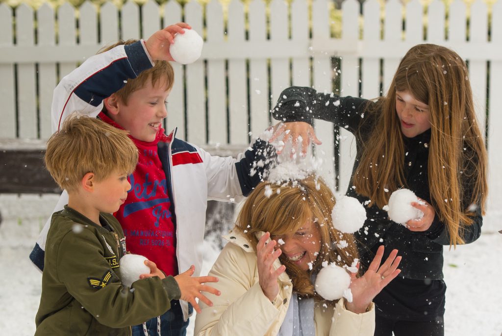 DISNEY ON ICE COVERS LONDON PARK IN REAL SNOW TO LAUNCH DISNEY ON ICE ...